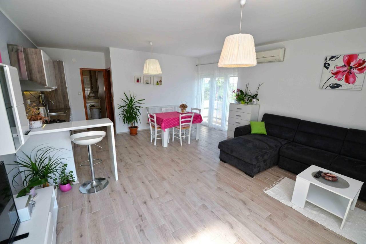 Apartment Kristina มูร์แตร์ ภายนอก รูปภาพ