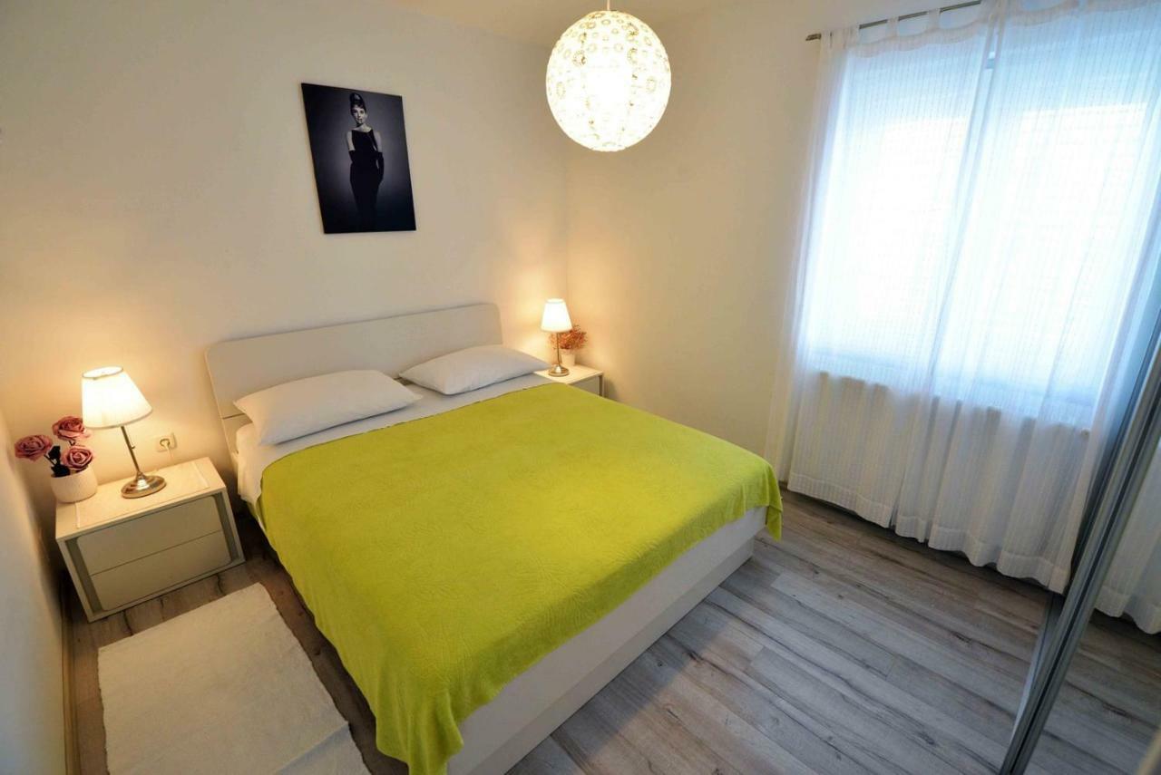 Apartment Kristina มูร์แตร์ ภายนอก รูปภาพ
