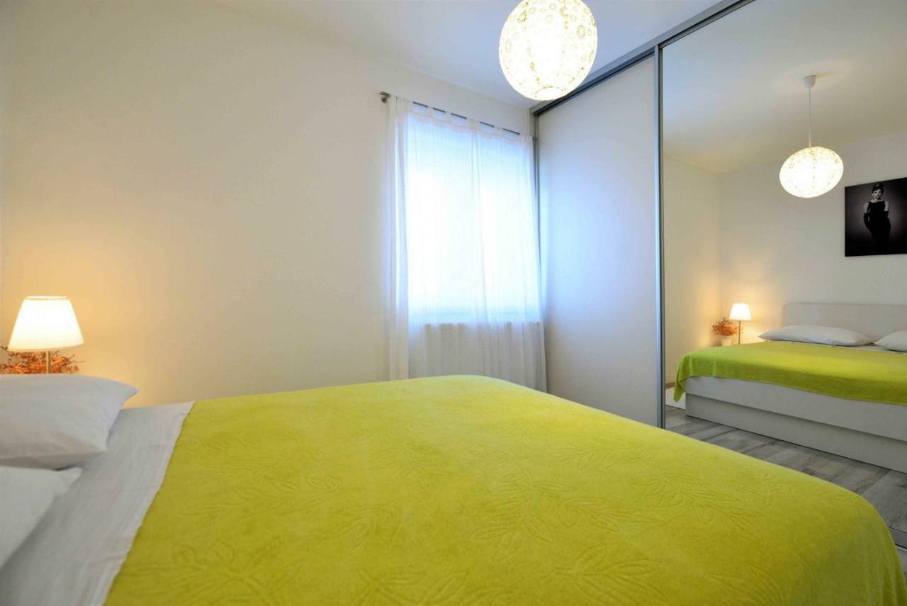 Apartment Kristina มูร์แตร์ ภายนอก รูปภาพ